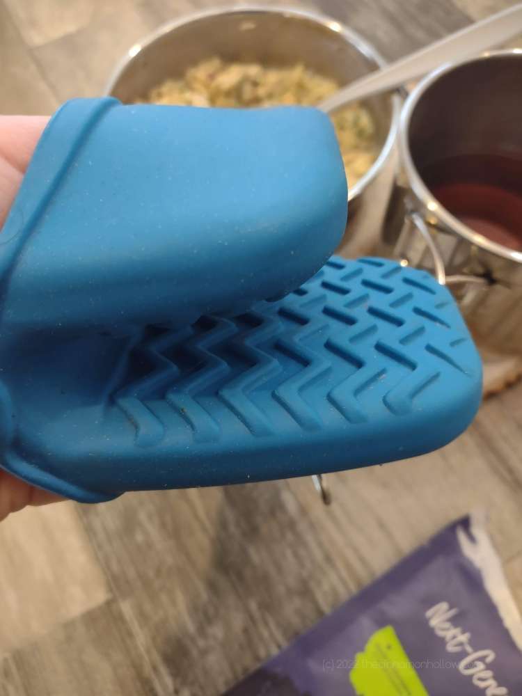 Using A Silicone Oven Mitt With Right On Trek Keto Meal Kit