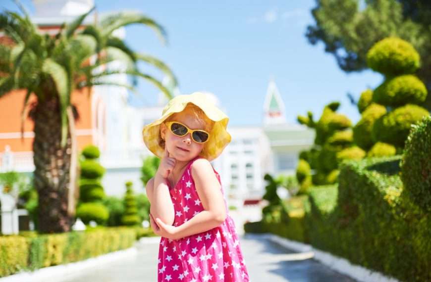 Little girl at Disney | Top Tips for Planning a Disney Vacation