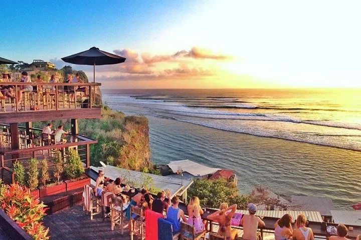 Uluwatu Beach Clubs - Single Fin